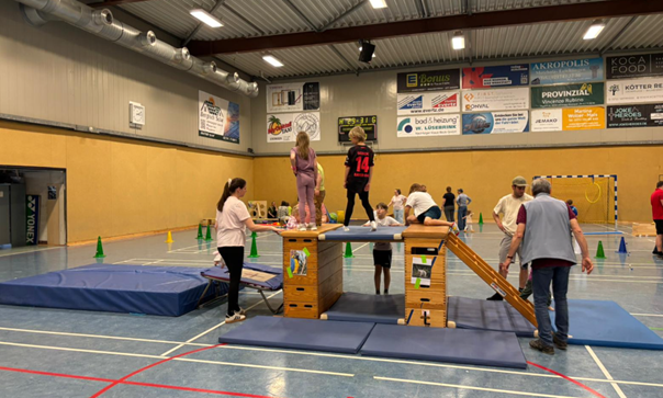 Kinder-Hallenparcours begeistert wieder zahlreiche kleine Turnerinnen und Turner image |