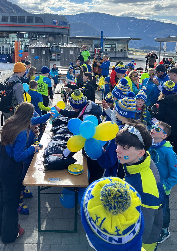 20 Jahre Gipfelstürmer: Eine blau-gelbe Lawine überrollt den Kronplatz! tvw jubilaeumsfeier 02 |